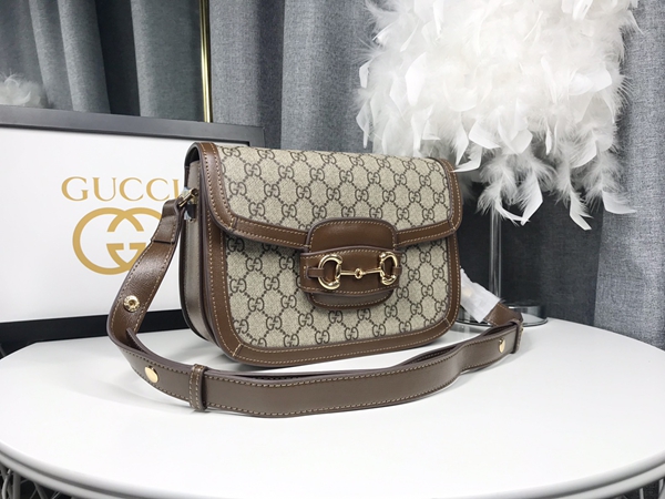 激安グッチバッグコピー背面デザイン